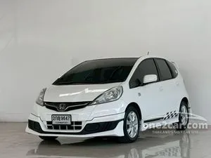 2013 Honda JAZZ 1.5 V Hatchback