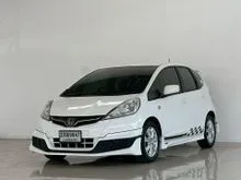 2013 Honda JAZZ 1.5 (ปี 08-14) V Hatchback