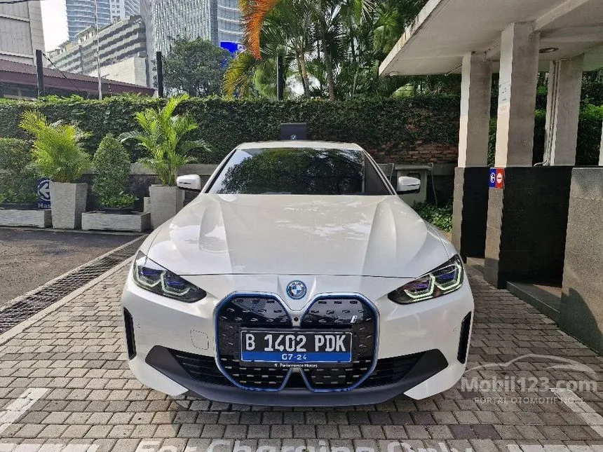 Jual Mobil BMW i4 2024 eDrive35 di DKI Jakarta Automatic Gran Coupe Putih Rp 1.700.000.000
