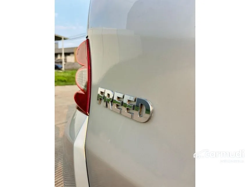 2011 Honda Freed Power Sliding Door MPV