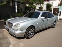 1996 Mercedes-Benz E320 3.2 W210 3.2 L6 Automatic Sedan