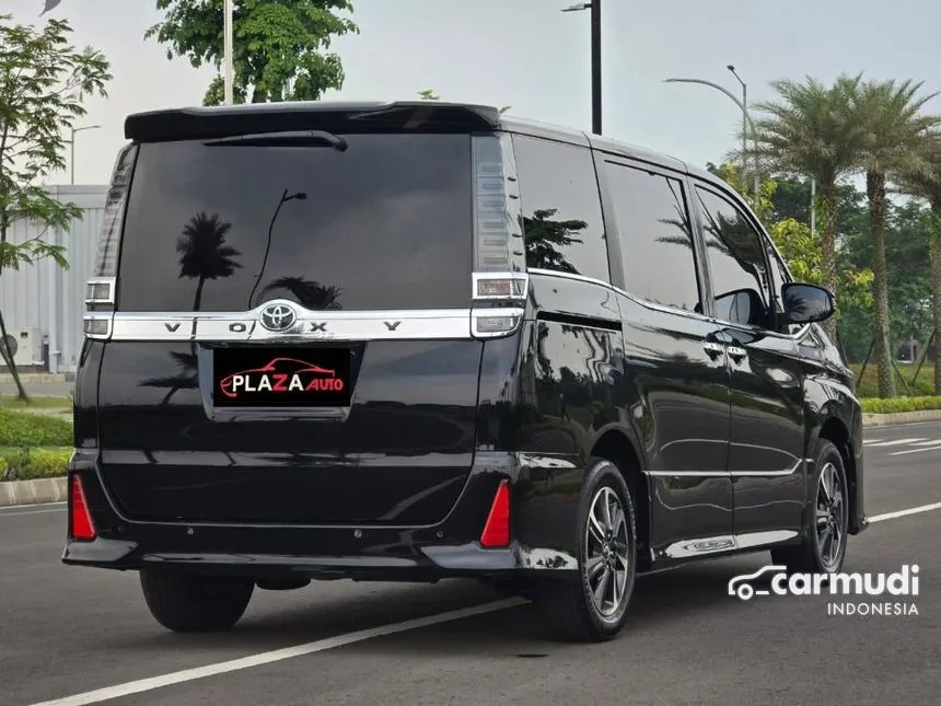 2018 Toyota Voxy MPV
