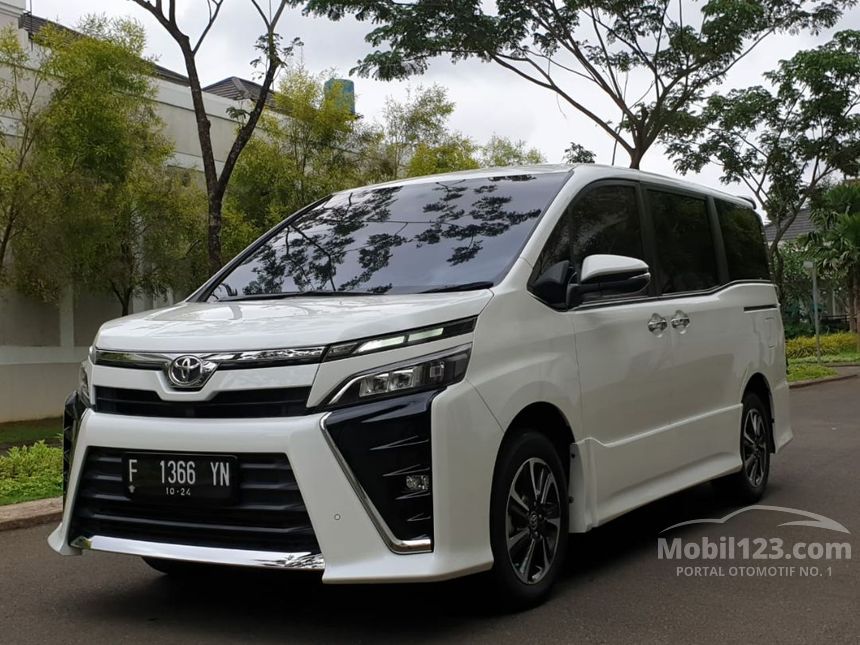 Toyota voxy 2019 фото