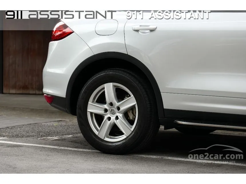2014 Porsche CAYENNE S Hybrid SUV