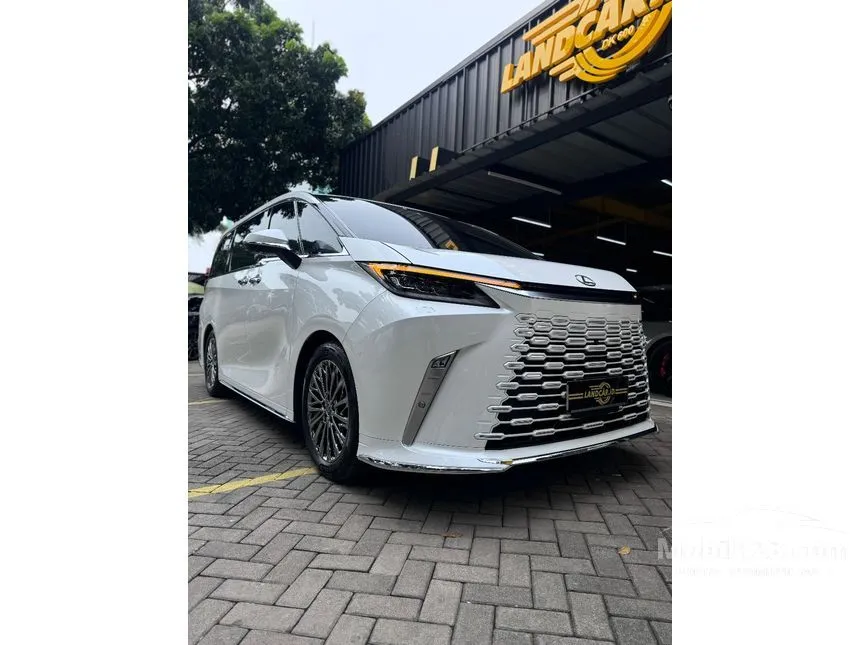 2024 Lexus LM 350h 4 Seater MPV