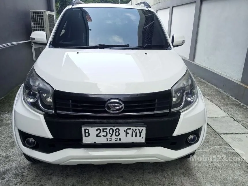 Jual Mobil Daihatsu Terios 2016 R 1.5 di Banten Automatic SUV Putih Rp 170.000.000