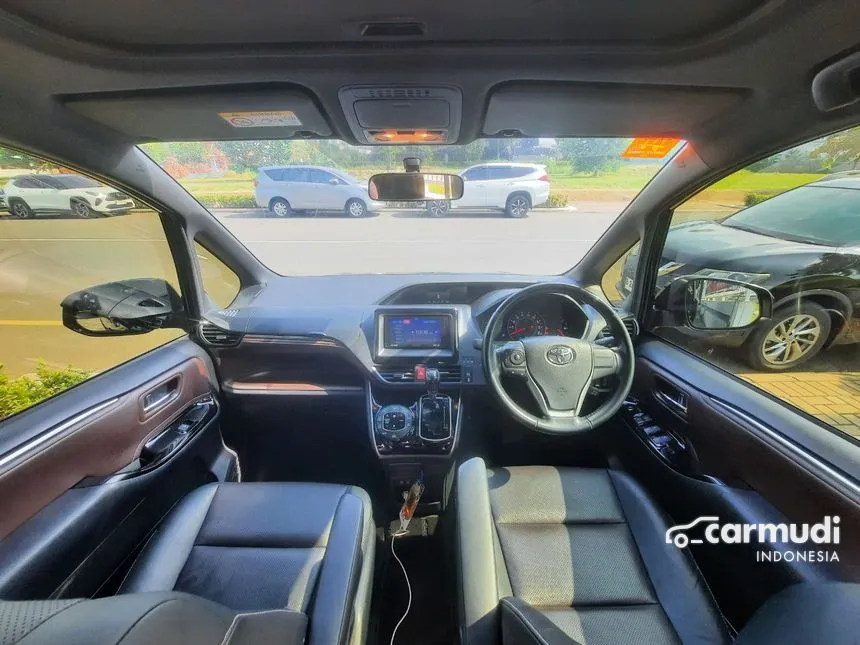 2018 Toyota Voxy MPV