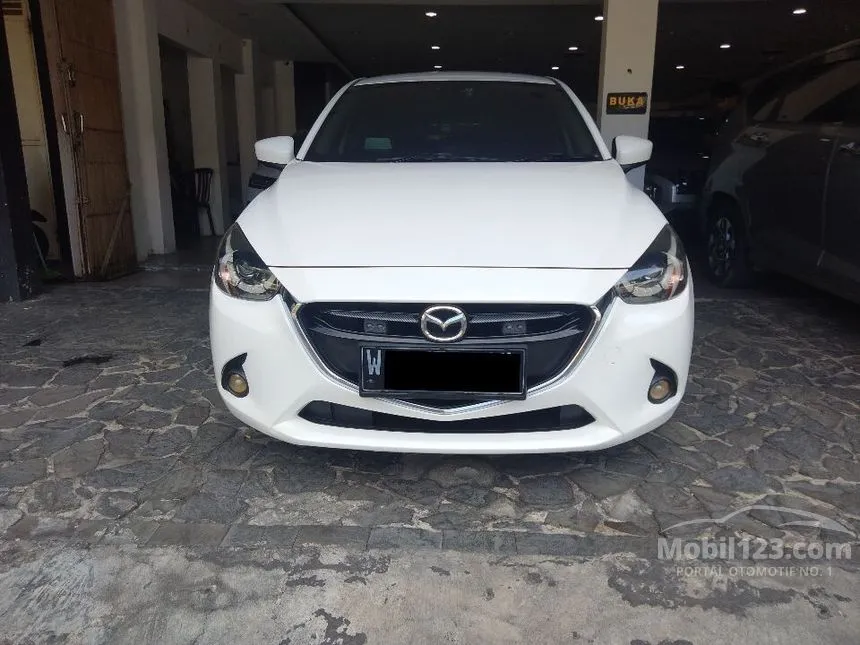 Jual Mobil Mazda 2 2015 GT 1.5 di Jawa Timur Automatic Hatchback Putih Rp 177.000.000