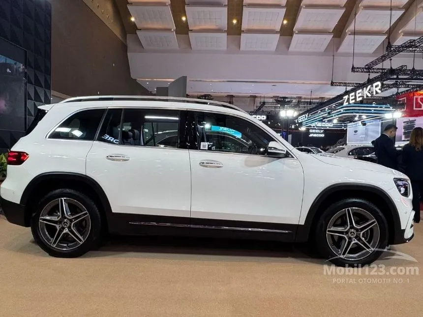 2025 Mercedes-Benz GLB200 Progressive Line SUV
