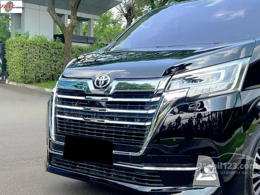 2023 Toyota GranAce Premium MPV