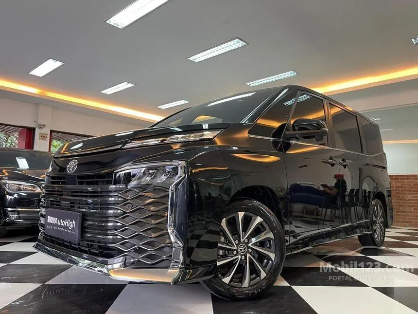 Jual Mobil Toyota Voxy 2023 2.0 di DKI Jakarta Automatic Van Wagon Hitam Rp 575.000.000