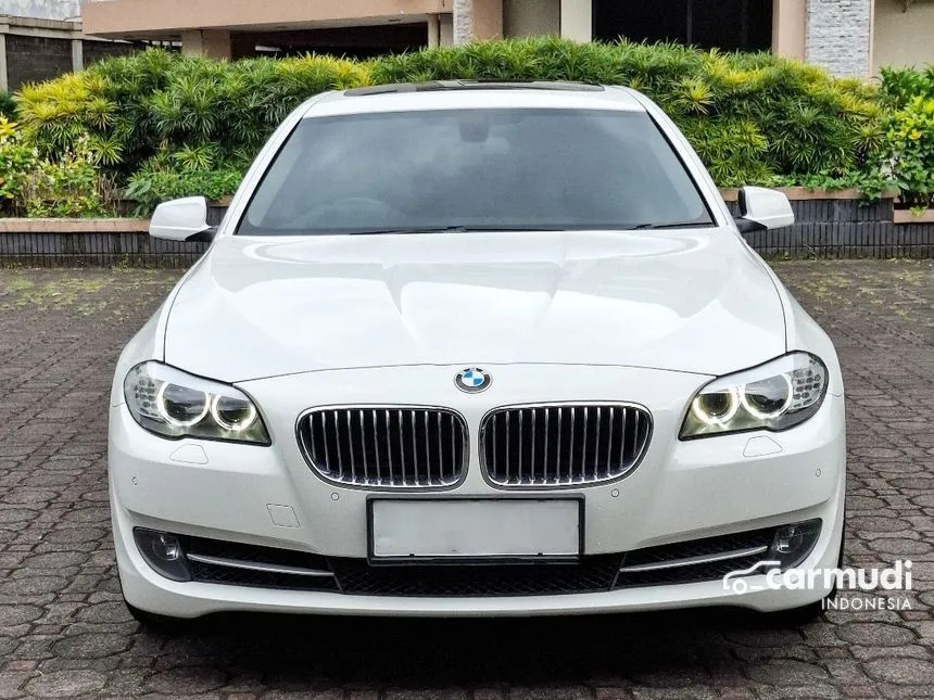 2013 BMW 520i Luxury Sedan