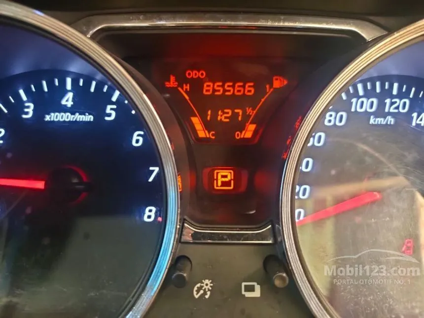 2015 Nissan Grand Livina XV MPV