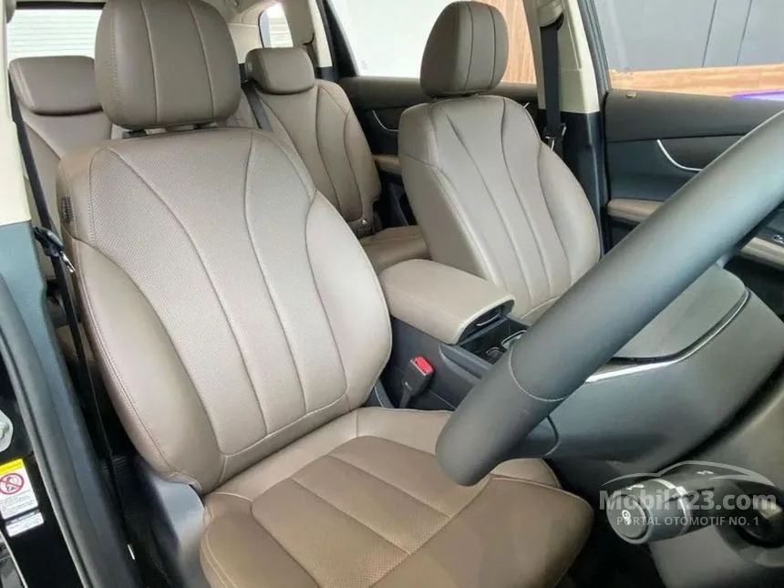 2026 BYD M6 Superior Captain 6 Seater MPV