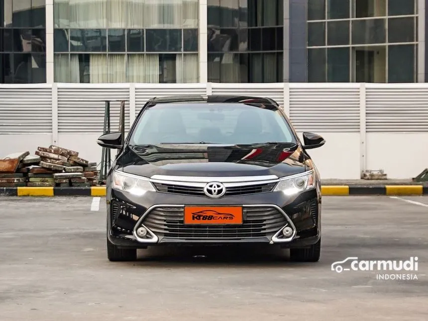 2017 Toyota Camry V Sedan