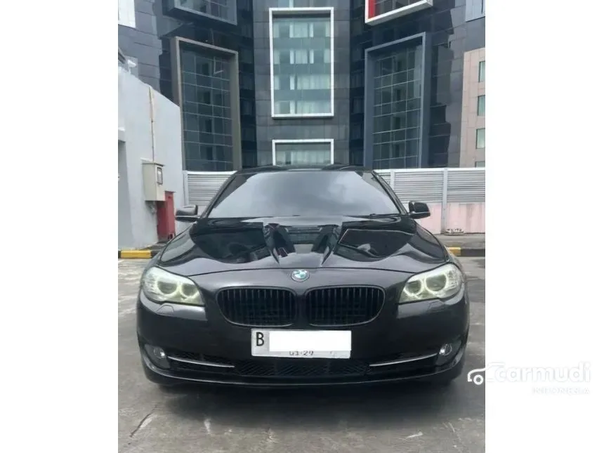 2013 BMW 520i Luxury Sedan