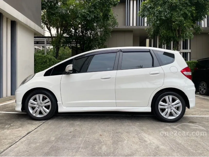 2011 Honda Jazz SV i-VTEC Hatchback