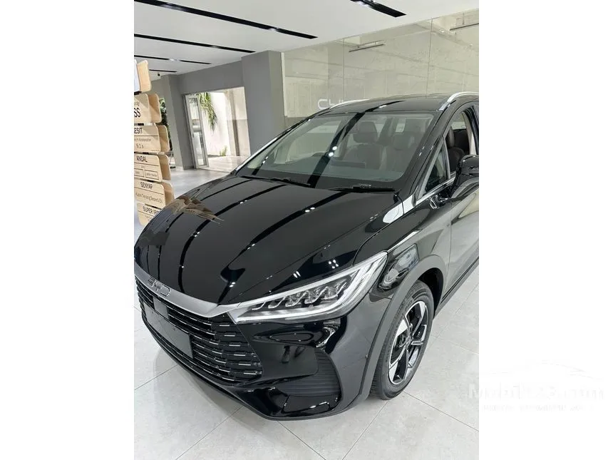 2026 BYD M6 DM-i Cross Superior Captain PHEV MPV