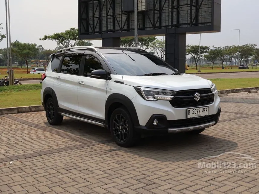 2025 Suzuki XL7 Alpha Hybrid (Two tone) SUV