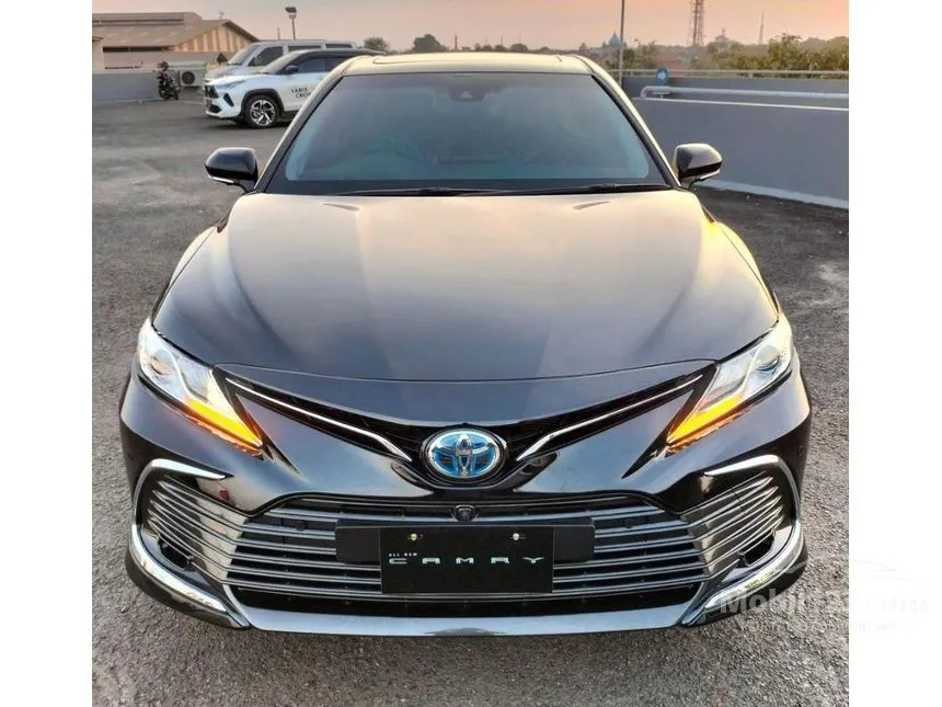 Jual Mobil Toyota Camry 2023 HV TSS 2 2.5 di DKI Jakarta Automatic Sedan Hitam Rp 835.000.000