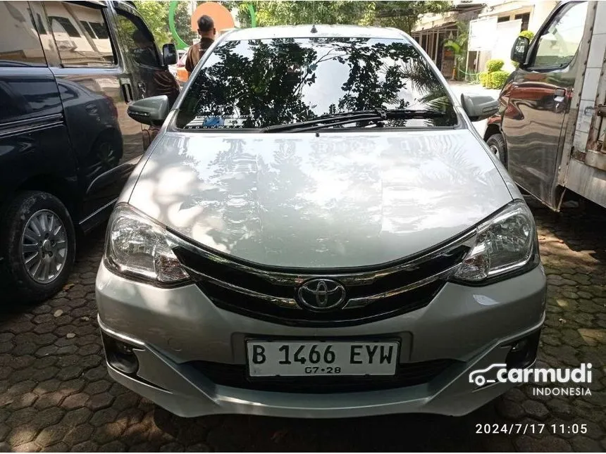 2016 Toyota Etios Valco G Hatchback