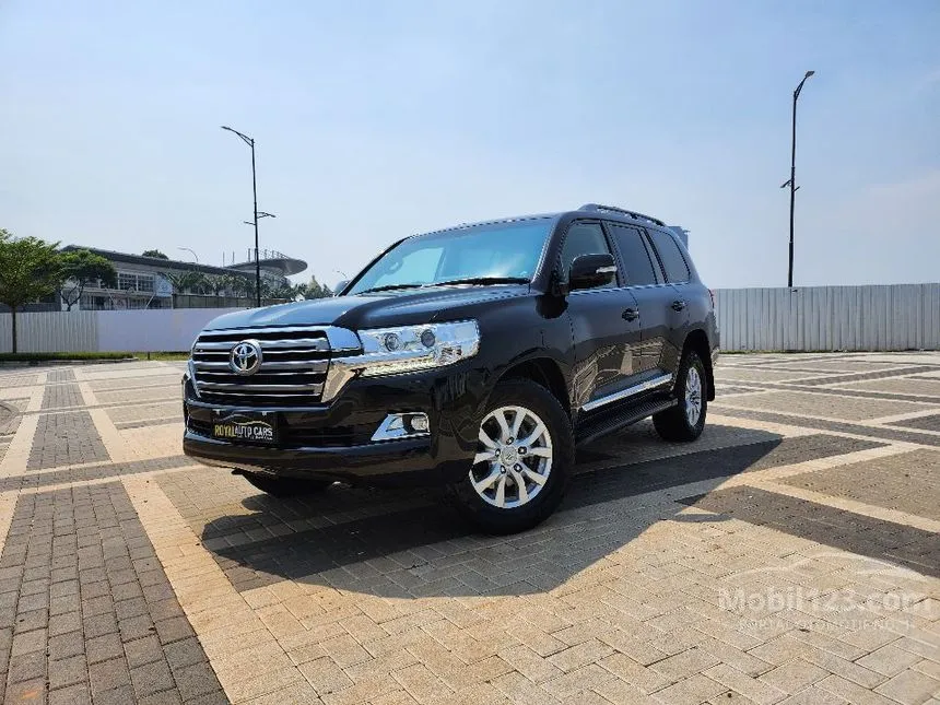 Jual Mobil Toyota Land Cruiser 2016 200 VX Grade 4.5 di DKI Jakarta Automatic SUV Hitam Rp 1.297.000.000