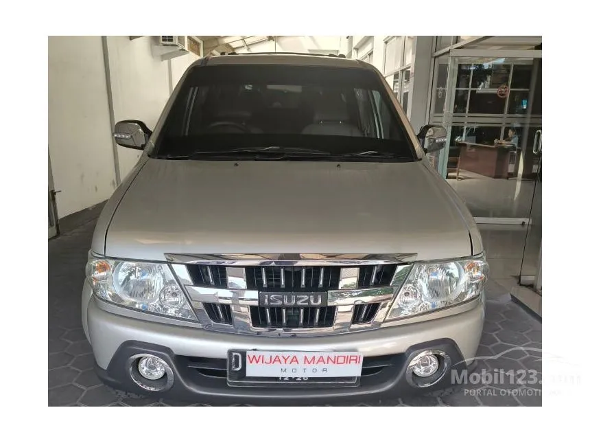 Jual Mobil Isuzu Panther 2014 GRAND TOURING 2.5 di Jawa Barat Manual SUV Coklat Rp 220.000.000