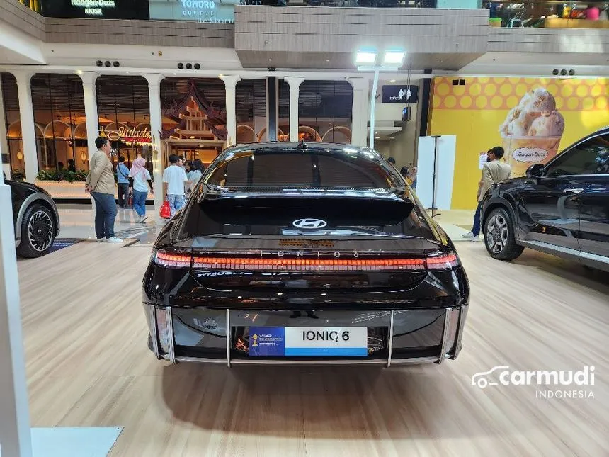 2023 Hyundai IONIQ 6 Signature Long Range Sedan