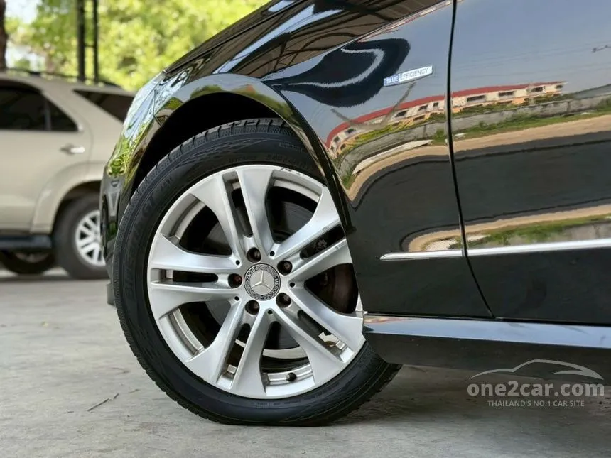 2011 Mercedes-Benz E250 Avantgarde CGI BlueEFFICIENCY Sedan