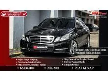 2011 Mercedes-Benz E300 3.0 Avantgarde AMG Sedan KM 35.000 SUPER ANTIK Mercedes Benz E300 Avantgarde Panoramic Black on Black NIK 2011