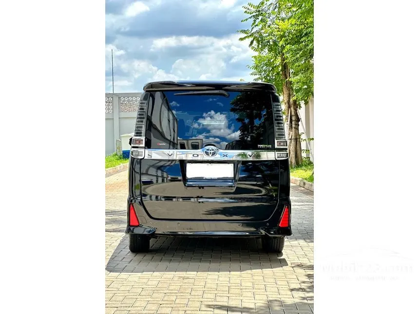 2019 Toyota Voxy MPV