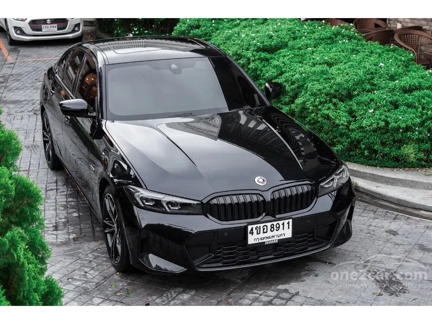 2023 BMW 330e M Sport Sedan