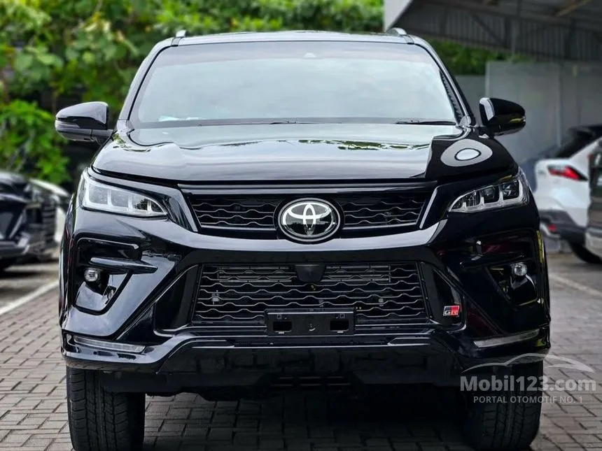 Jual Mobil Toyota Fortuner 2025 GR Sport TSS 2.8 di Banten Automatic SUV Hitam Rp 475.000.000