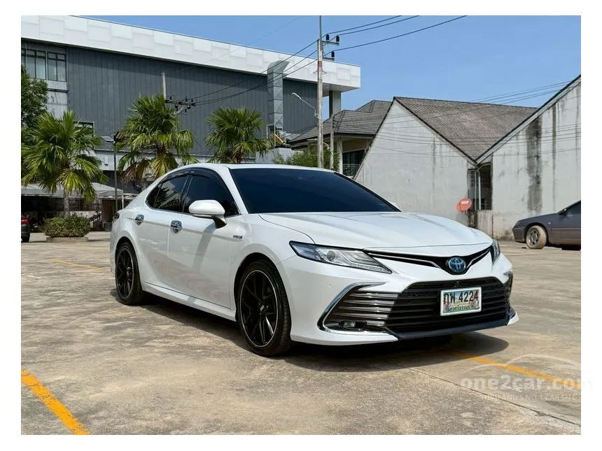 2021 Toyota CAMRY HEV Premium Luxury Sedan