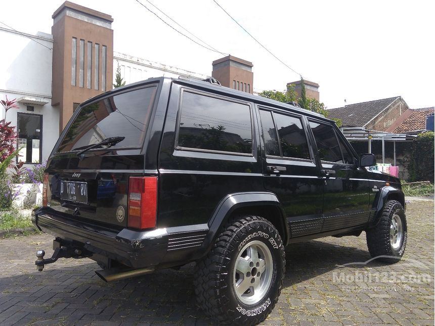 Jual Mobil  Jeep  Cherokee  1999 XJ 2 5 di Jawa Barat Manual 