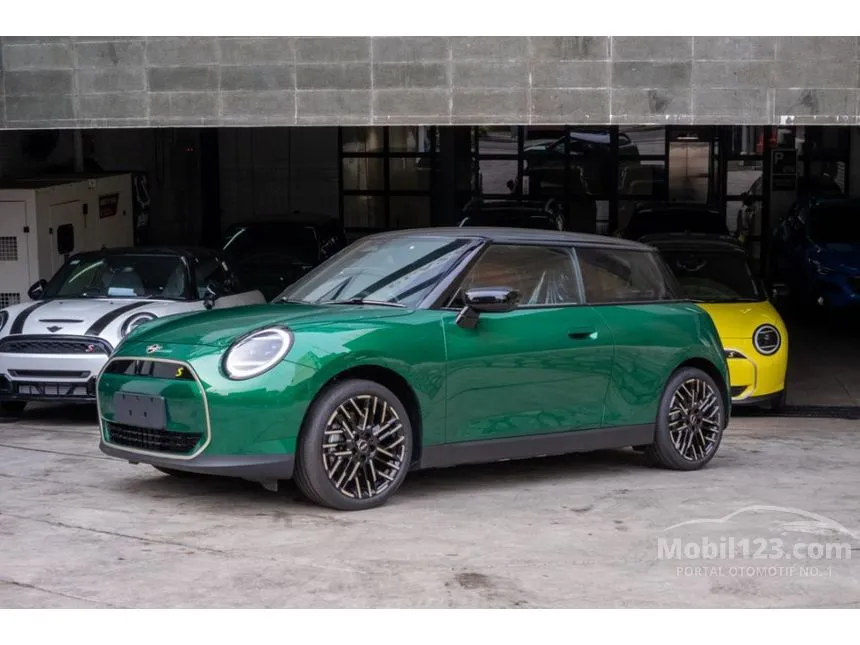 Jual Mobil MINI Cooper 2025 Cooper SE di Jawa Barat Automatic Hatchback Hijau Rp 1.117.000.000
