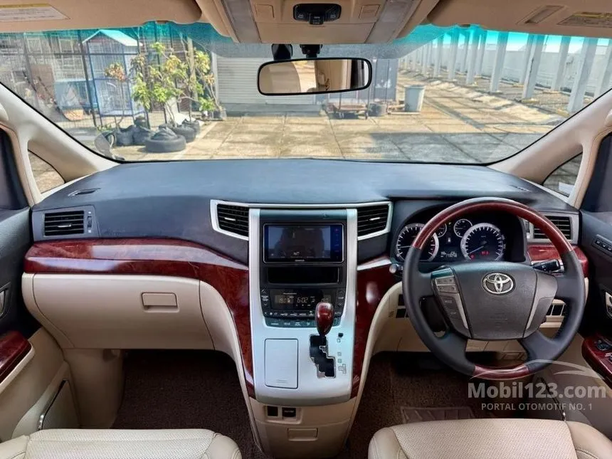 2011 Toyota Vellfire Z Audioless MPV