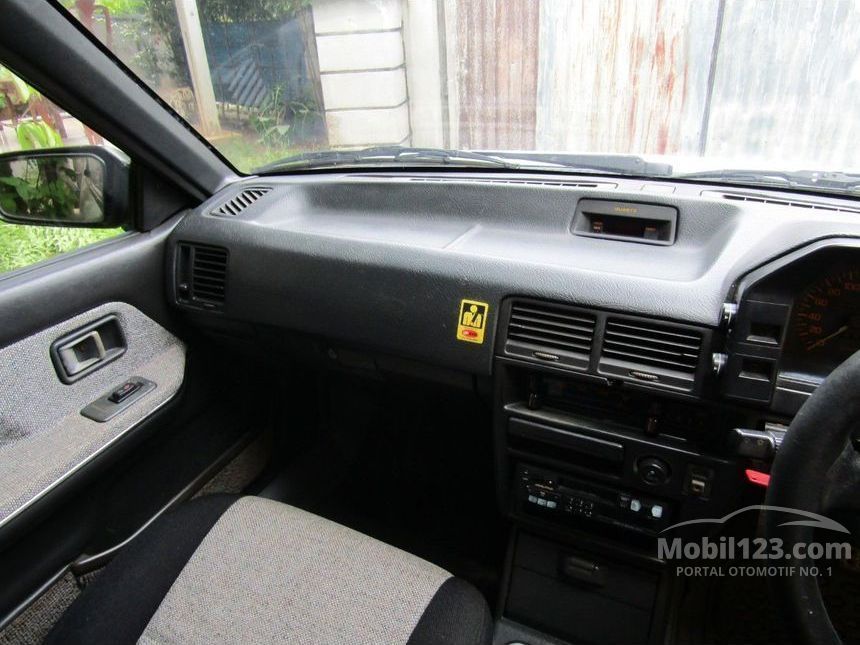 1986 Ford Laser 1.3 Manual Sedan