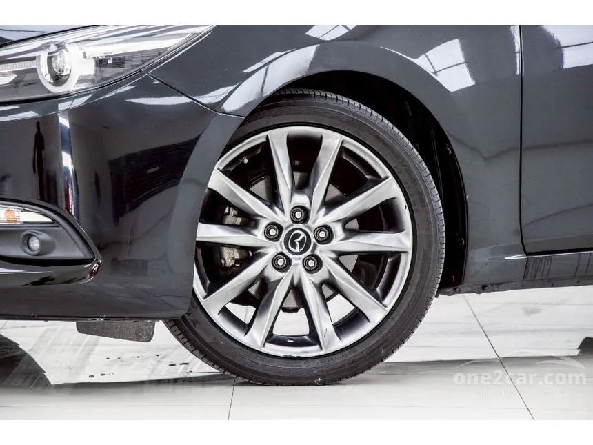 2017 Mazda 3 S Sports Hatchback