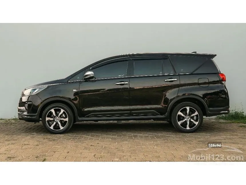 2021 Toyota Kijang Innova Venturer MPV