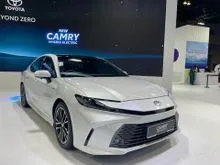2025 Toyota Camry 2.5 V HEV Sedan READY STOCK FAST STOCK BEST OFFER BEST DISCOUNT