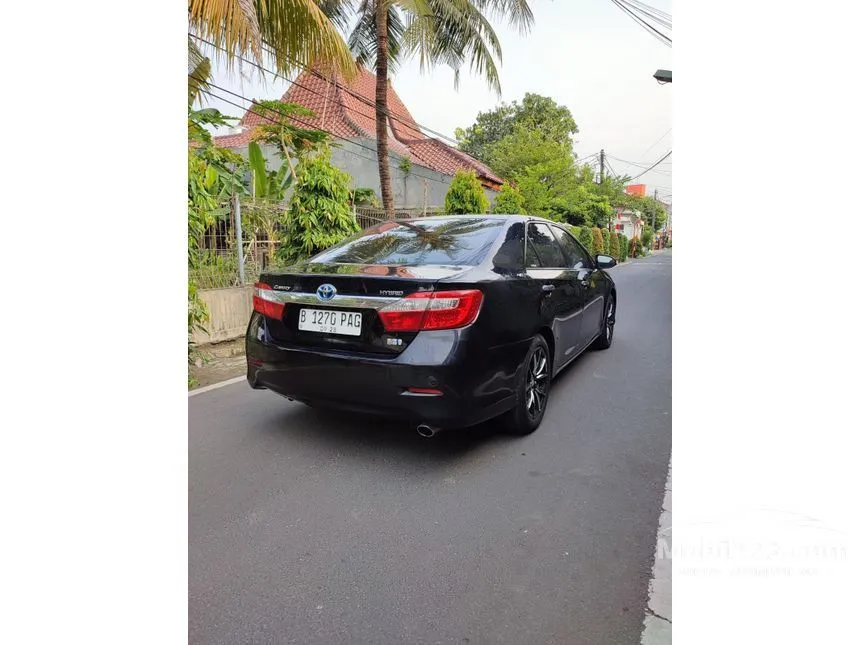 2014 Toyota Camry Hybrid Sedan