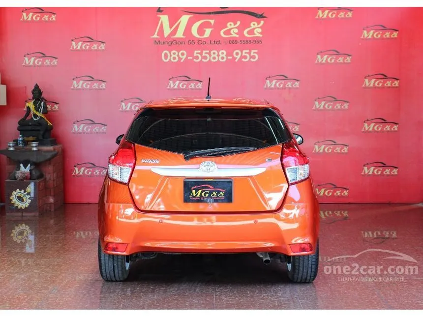 2015 Toyota YARIS E Hatchback