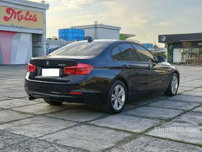 2014 BMW 320i Sport Sedan