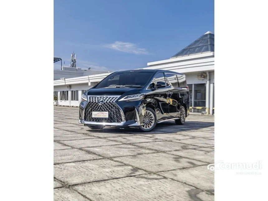 2022 Lexus LM 350 4 Seater MPV