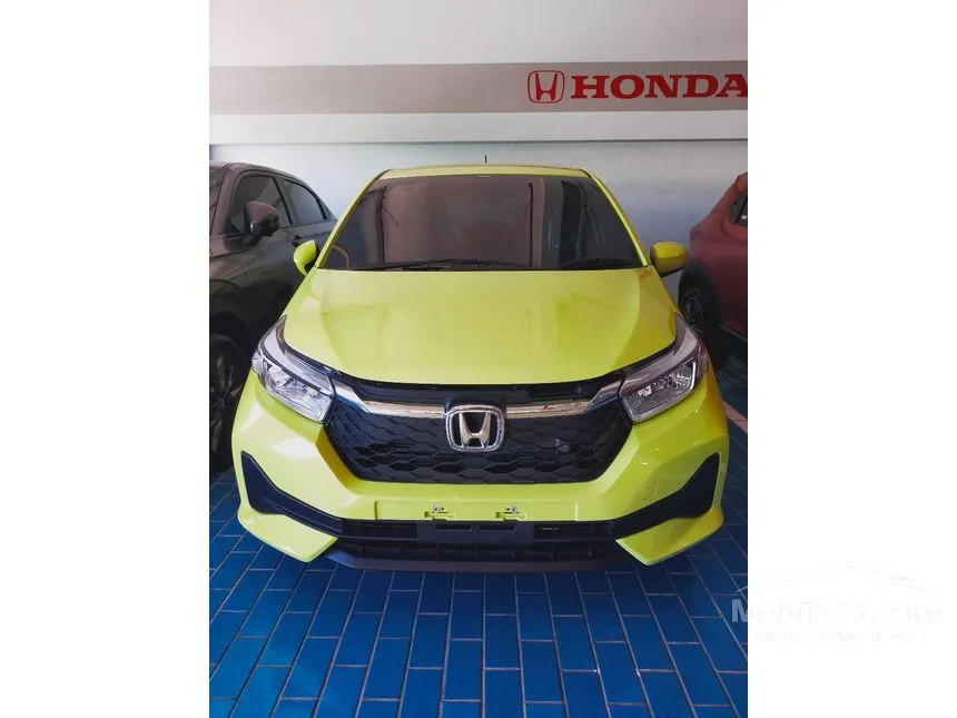 Jual Mobil Honda Brio 2024 Satya E 1.2 di Jawa Timur Automatic Hatchback Kuning Rp 175.000.000