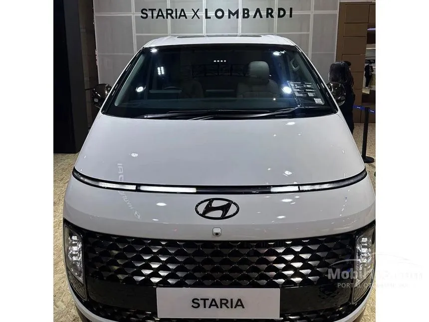 Jual Mobil Hyundai Staria 2023 Lombardi 2.2 di DKI Jakarta Automatic Wagon Putih Rp 1.447.500.000