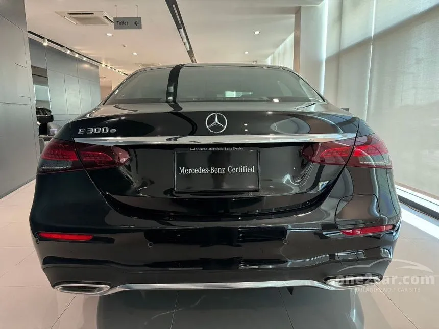2022 Mercedes-Benz E300 e AMG Dynamic Sedan