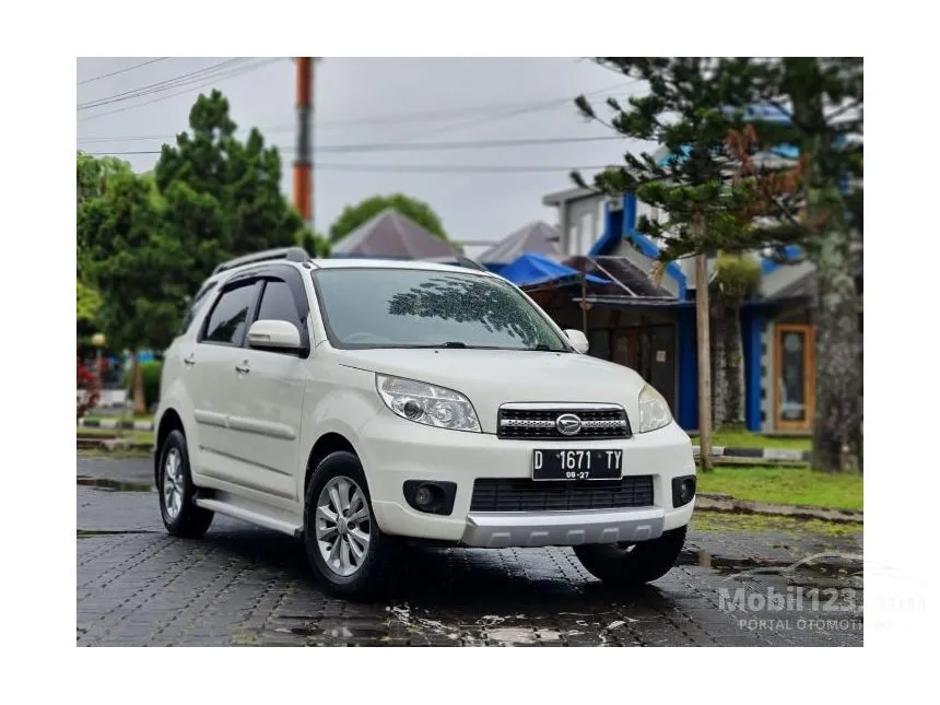 Jual Mobil Daihatsu Terios 2012 TX 1.5 di Jawa Barat Automatic SUV Putih Rp 139.000.000