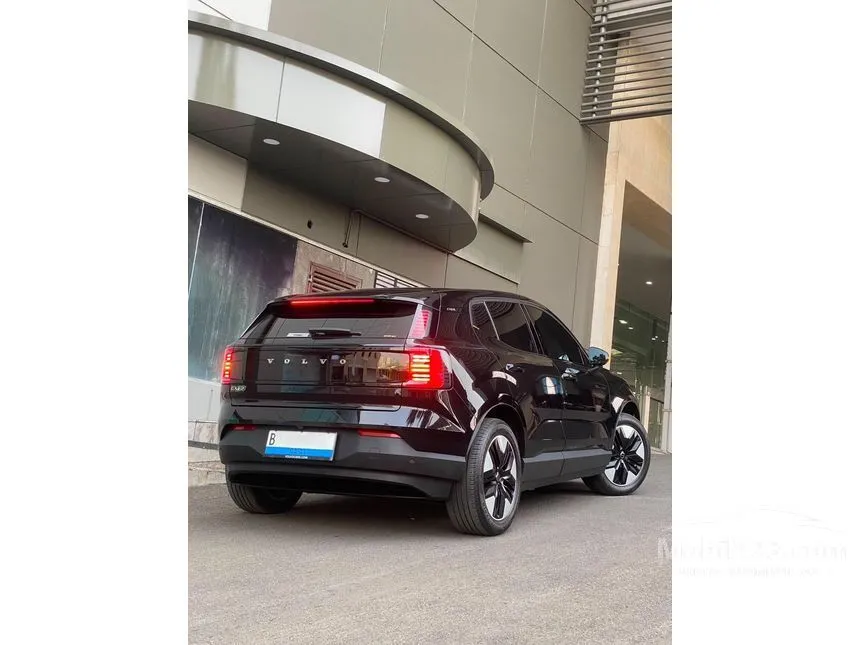 2025 Volvo EX30 Plus SUV